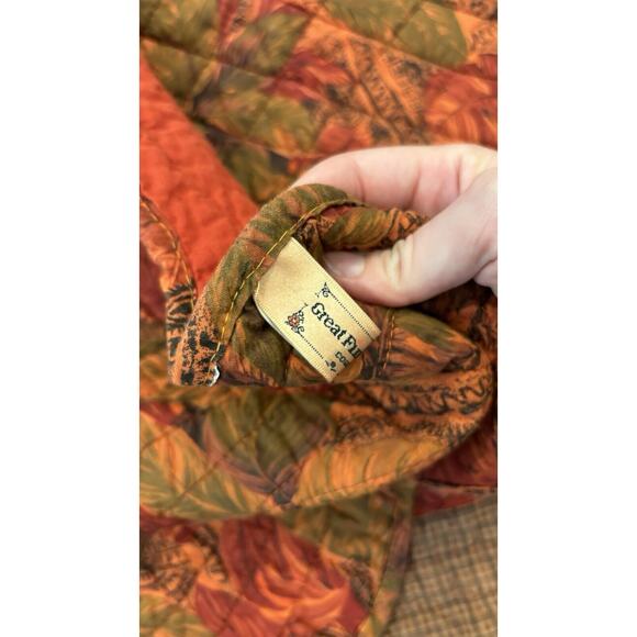 Great Finds Good Friends Collection Quilted Floral Scalloped Edge Blanket Throw - Picture 5 of 6